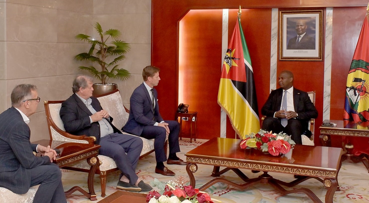 Empresários americanos querem investir em grandes projectos em Moçambique – MozFlash24H