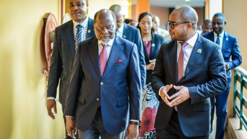 Chissano defende universidades mais próximas do povo – MozFlash24H