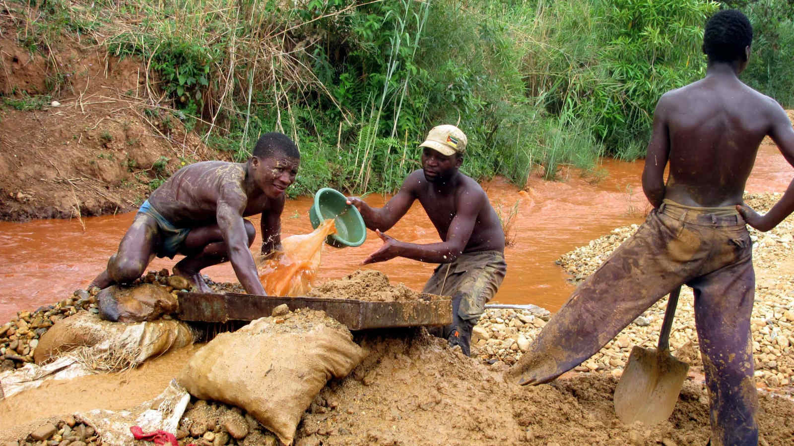 Comissão reforça prevenção e combate à mineração ilegal – MozFlash24H