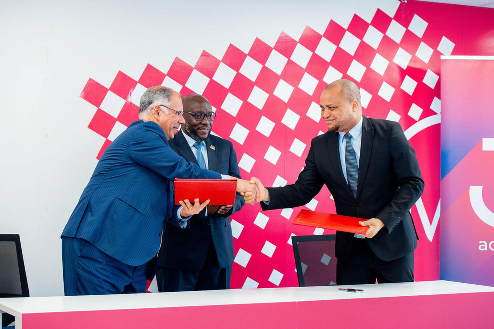 Millennium bim e INEP renovam parceria para promover empregabilidade juvenil em Moçambique – MozFlash24H