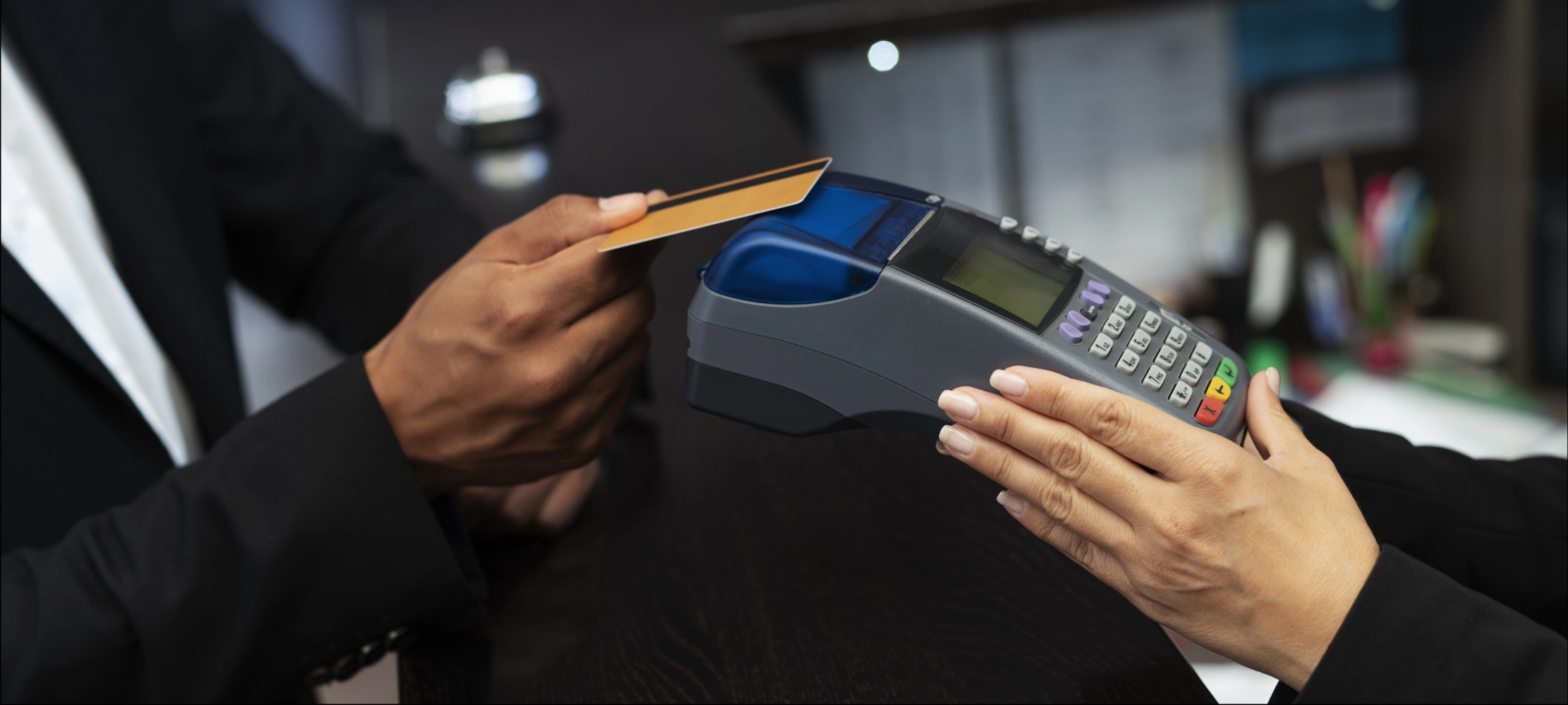 Banco Central reduz limite de gastos com cartões no exterior – MozFlash24H